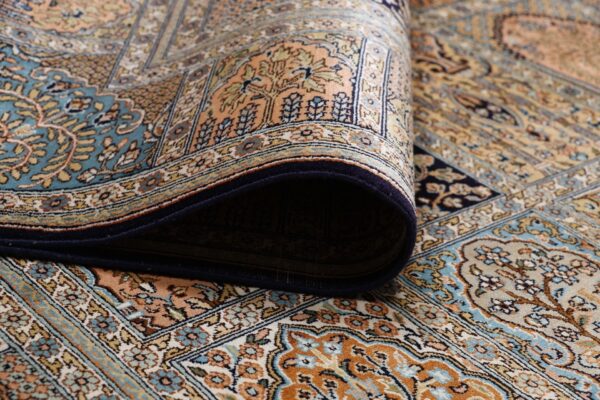 Kashmir Oriental Rug 173 × 248 cm, Silk, hand-knotted — view 10 Kashmir Oriental Rug 173 × 248 cm, Silk, hand-knotted — view 10