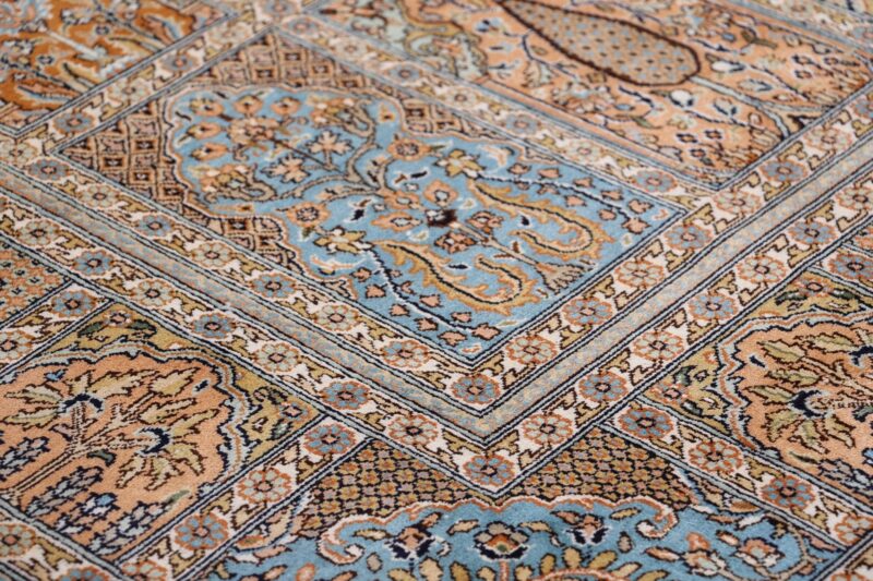 Kashmir Oriental Rug 173 × 248 cm, Silk, hand-knotted — view 5 Kashmir Oriental Rug 173 × 248 cm, Silk, hand-knotted — view 5