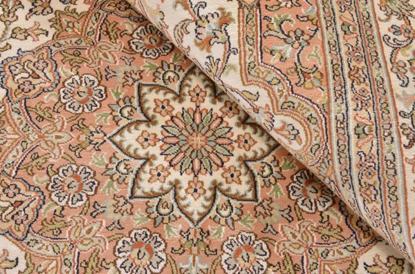 Kashmir Oriental Rug 175 × 246 cm, Silk, White/Beige, hand-knotted — view 5