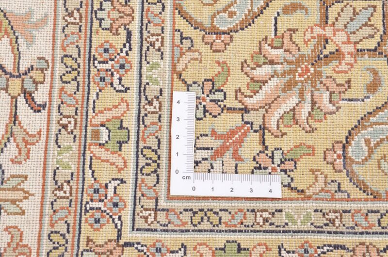 Kashmir Oriental Rug 175 × 246 cm, Silk, White/Beige, hand-knotted — view 4