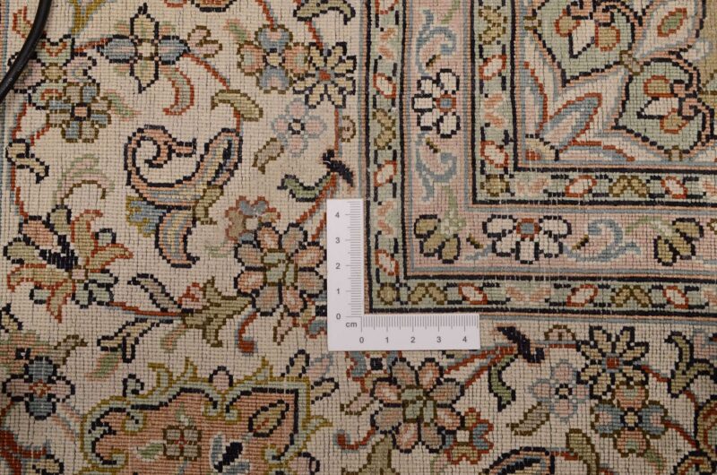 Kashmir Oriental Rug 176 × 252 cm, Silk, hand-knotted — view 3
