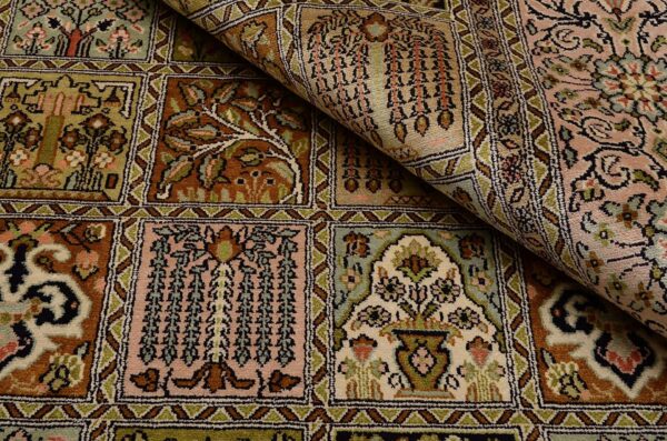Kashmir Oriental Rug 177 × 275 cm, Silk, hand-knotted — view 4 Kashmir Oriental Rug 177 × 275 cm, Silk, hand-knotted — view 4