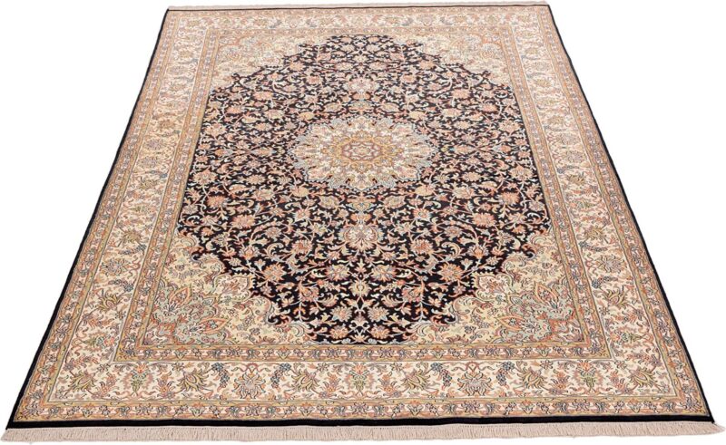 Kashmir Oriental Rug 180 × 275 cm, Silk, hand-knotted — view 3 Kashmir Oriental Rug 180 × 275 cm, Silk, hand-knotted — view 3