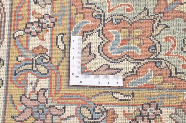 Kashmir Oriental Rug 180 × 275 cm, Silk, hand-knotted — view 4 Kashmir Oriental Rug 180 × 275 cm, Silk, hand-knotted — view 4