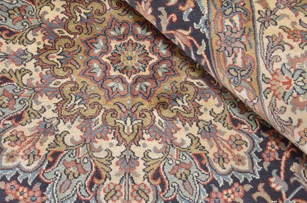 Kashmir Oriental Rug 180 × 275 cm, Silk, hand-knotted — view 5 Kashmir Oriental Rug 180 × 275 cm, Silk, hand-knotted — view 5
