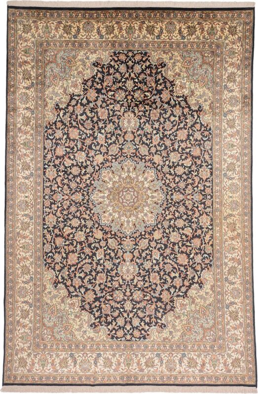 Kashmir Oriental Rug 180 × 275 cm, Silk, hand-knotted Kashmir Oriental Rug 180 × 275 cm, Silk, hand-knotted