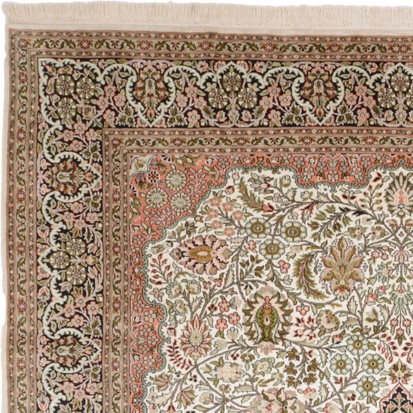 Kashmir Oriental Rug 185 × 276 cm, Silk, White/Beige, hand-knotted — view 6