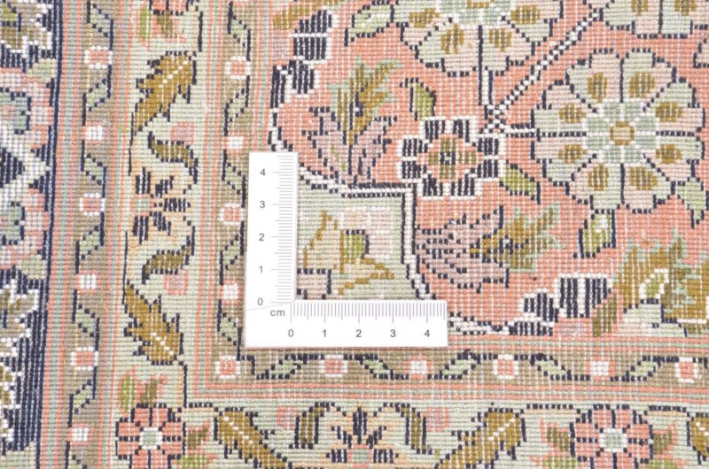 Kashmir Oriental Rug 185 × 276 cm, Silk, White/Beige, hand-knotted — view 3