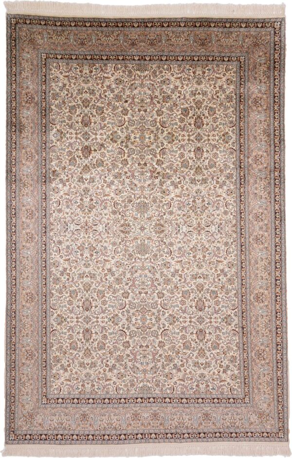Kashmir Oriental Rug 186 × 279 cm, Silk, hand-knotted Kashmir Oriental Rug 186 × 279 cm, Silk, hand-knotted