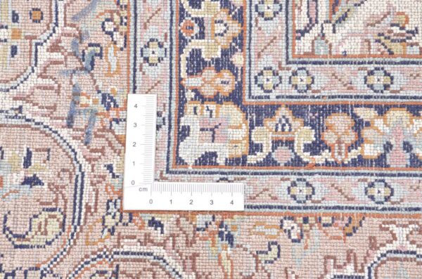 Kashmir Oriental Rug 186 × 279 cm, Silk, hand-knotted — view 3 Kashmir Oriental Rug 186 × 279 cm, Silk, hand-knotted — view 3