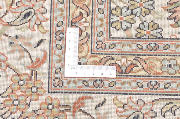Kashmir Oriental Rug 186 × 280 cm, Silk, White/Beige, hand-knotted — view 3