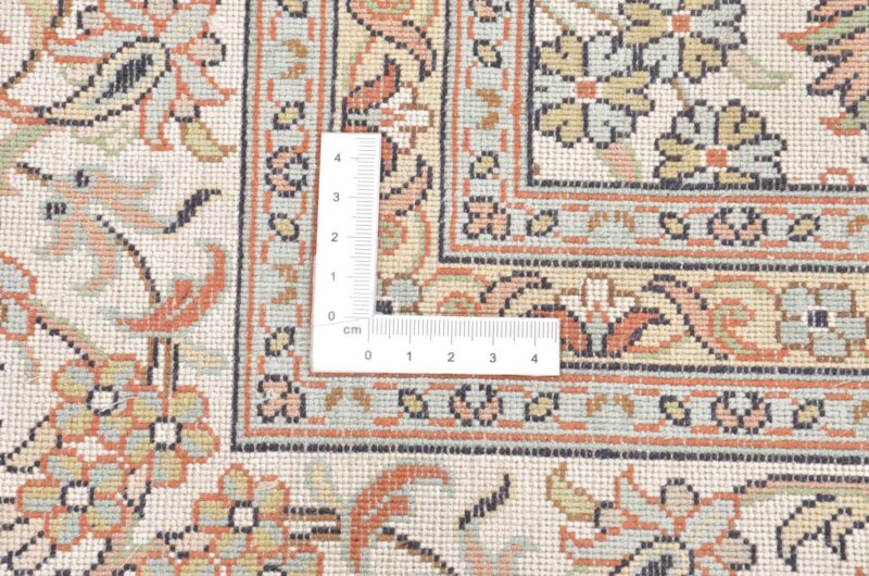 Kashmir Oriental Rug 186 × 280 cm, Silk, White/Beige, hand-knotted — view 3