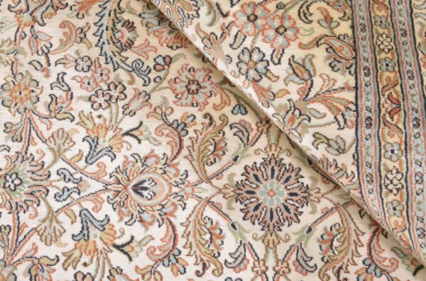 Kashmir Oriental Rug 186 × 280 cm, Silk, White/Beige, hand-knotted — view 4