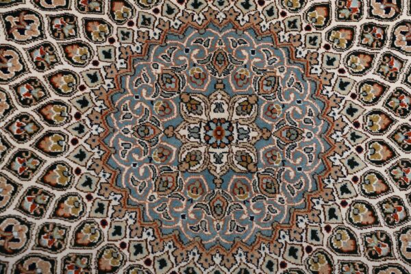 Kashmir Oriental Rug 187 × 183 cm, Silk, hand-knotted — view 9