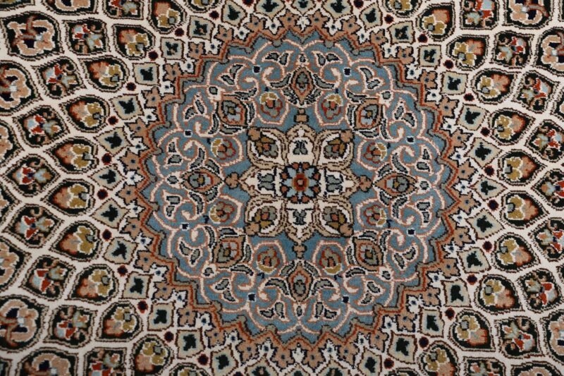 Kashmir Oriental Rug 187 × 183 cm, Silk, hand-knotted — view 9