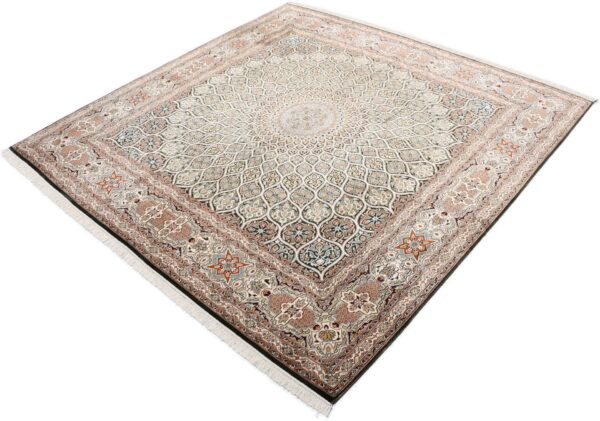 Kashmir Oriental Rug 187 × 183 cm, Silk, hand-knotted — view 3