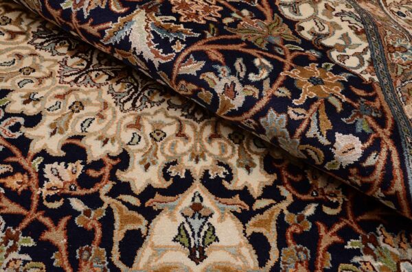 Kashmir Oriental Rug 187 × 282 cm, Silk, hand-knotted — view 4