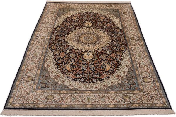 Kashmir Oriental Rug 187 × 282 cm, Silk, hand-knotted — view 2
