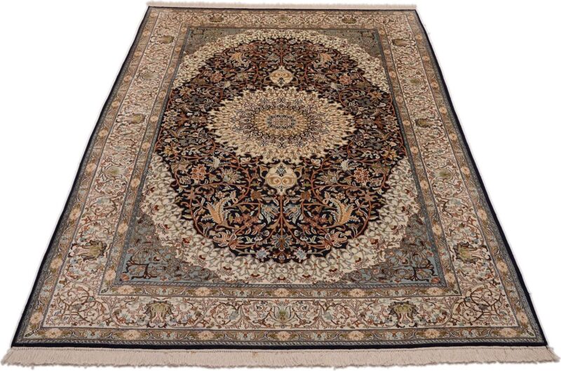 Kashmir Oriental Rug 187 × 282 cm, Silk, hand-knotted — view 2