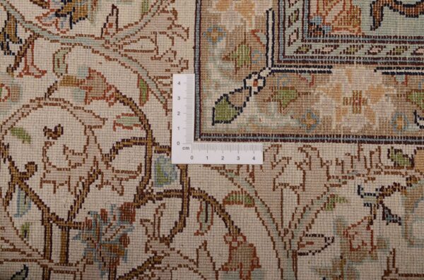 Kashmir Oriental Rug 187 × 282 cm, Silk, hand-knotted — view 3