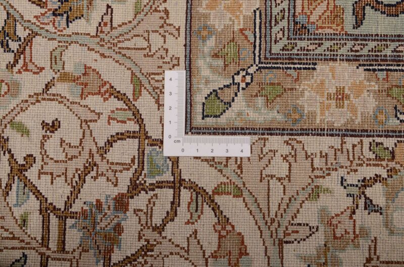 Kashmir Oriental Rug 187 × 282 cm, Silk, hand-knotted — view 3