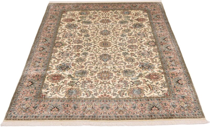 Kashmir Oriental Rug 190 × 276 cm, Silk, White/Beige, hand-knotted — view 2 Kashmir Oriental Rug 190 × 276 cm, Silk, White/Beige, hand-knotted — view 2