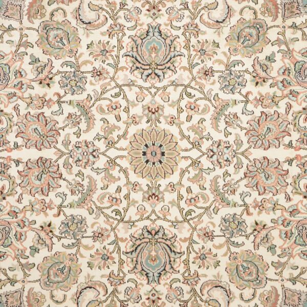 Kashmir Oriental Rug 190 × 276 cm, Silk, White/Beige, hand-knotted — view 5 Kashmir Oriental Rug 190 × 276 cm, Silk, White/Beige, hand-knotted — view 5