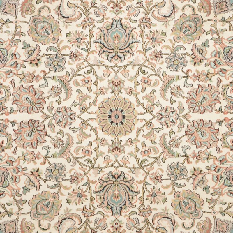 Kashmir Oriental Rug 190 × 276 cm, Silk, White/Beige, hand-knotted — view 5 Kashmir Oriental Rug 190 × 276 cm, Silk, White/Beige, hand-knotted — view 5