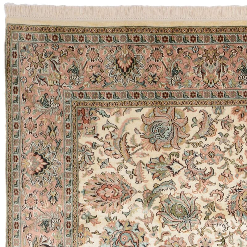 Kashmir Oriental Rug 190 × 276 cm, Silk, White/Beige, hand-knotted — view 6 Kashmir Oriental Rug 190 × 276 cm, Silk, White/Beige, hand-knotted — view 6