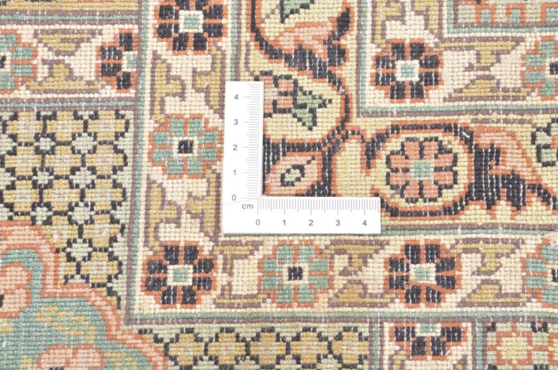 Kashmir Oriental Rug 198 × 287 cm, Silk, hand-knotted — view 3