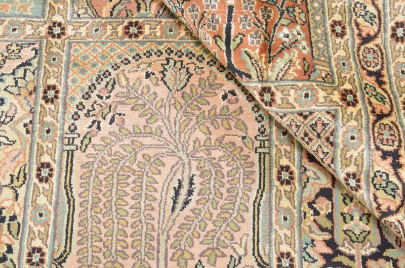 Kashmir Oriental Rug 198 × 287 cm, Silk, hand-knotted — view 4
