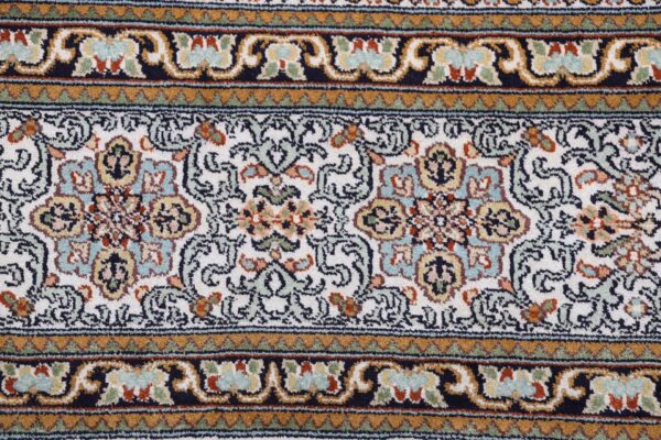 Kashmir Oriental Rug 208 × 297 cm, Silk, hand-knotted — view 8