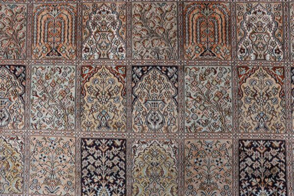 Kashmir Oriental Rug 208 × 307 cm, Silk, hand-knotted, fine — view 9 Kashmir Oriental Rug 208 × 307 cm, Silk, hand-knotted, fine — view 9