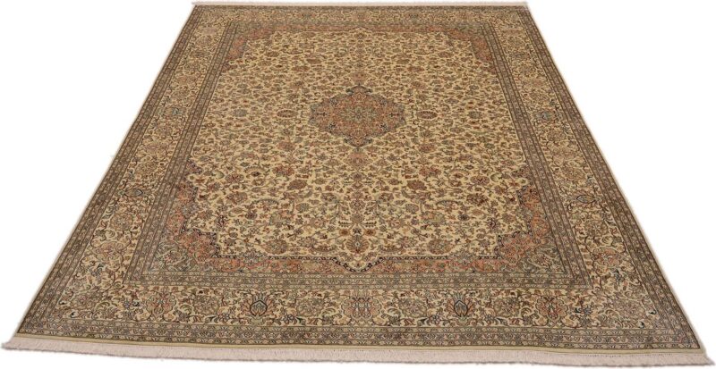 Kashmir Oriental Rug 214 × 310 cm, Silk, hand-knotted, pastel — view 2 Kashmir Oriental Rug 214 × 310 cm, Silk, hand-knotted, pastel — view 2