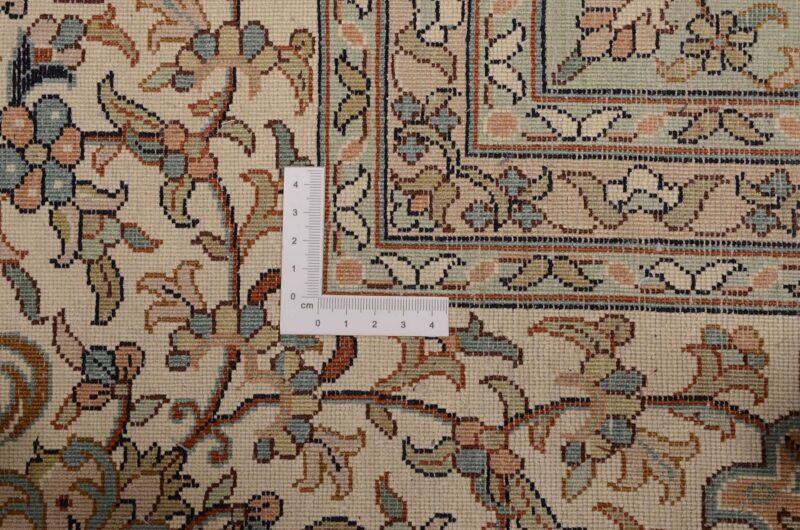 Kashmir Oriental Rug 214 × 310 cm, Silk, hand-knotted, pastel — view 3 Kashmir Oriental Rug 214 × 310 cm, Silk, hand-knotted, pastel — view 3