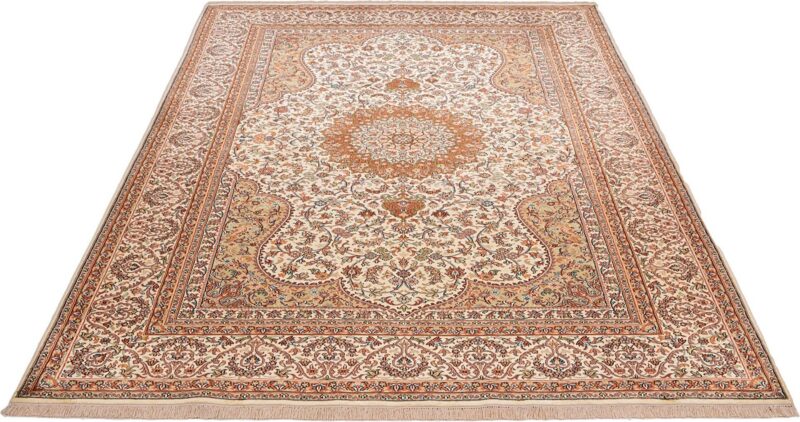 Kashmir Oriental Rug 214 × 311 cm, Silk, hand-knotted — view 3 Kashmir Oriental Rug 214 × 311 cm, Silk, hand-knotted — view 3