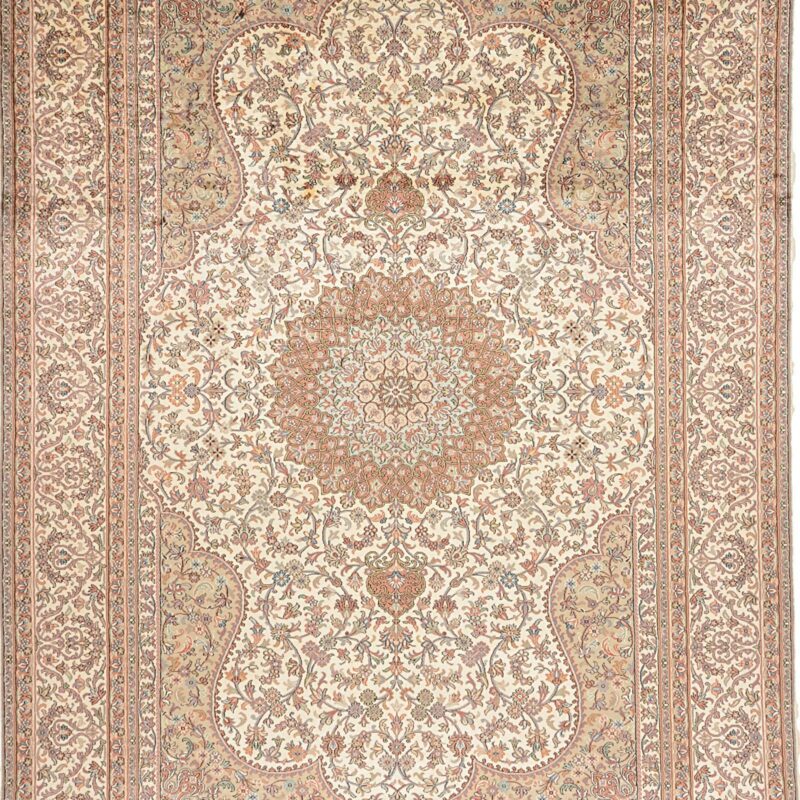 Kashmir Oriental Rug 214 × 311 cm, Silk, hand-knotted — view 6 Kashmir Oriental Rug 214 × 311 cm, Silk, hand-knotted — view 6