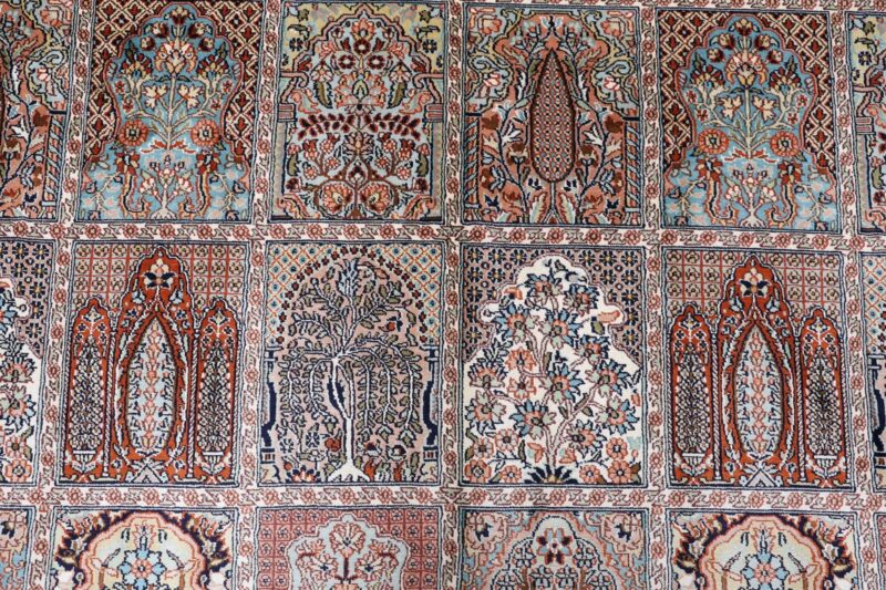 Kashmir Oriental Rug 215 × 301 cm, Silk, hand-knotted — view 9