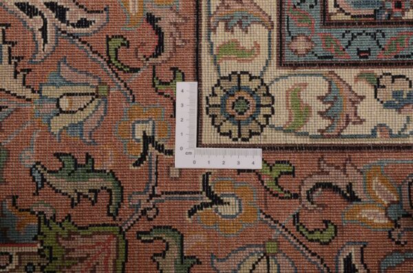 Kashmir Oriental Rug 216 × 305 cm, Silk, hand-knotted — view 3 Kashmir Oriental Rug 216 × 305 cm, Silk, hand-knotted — view 3