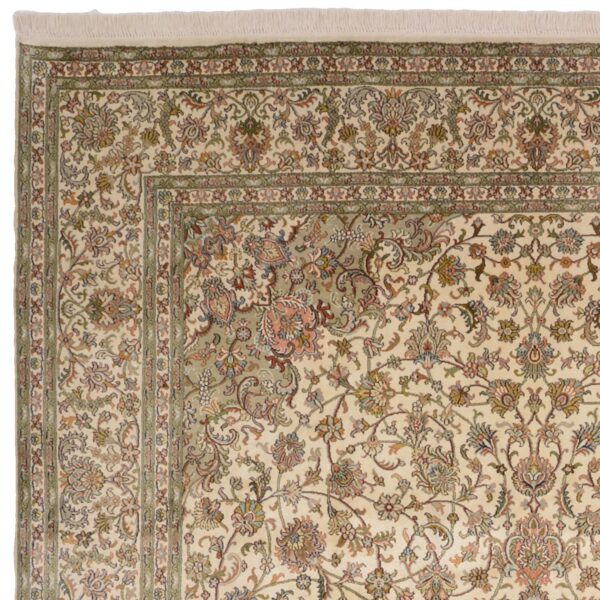 Kashmir Oriental Rug 217 × 313 cm, Silk, hand-knotted, sheen — view 6 Kashmir Oriental Rug 217 × 313 cm, Silk, hand-knotted, sheen — view 6