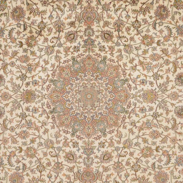 Kashmir Oriental Rug 217 × 313 cm, Silk, hand-knotted, sheen — view 5 Kashmir Oriental Rug 217 × 313 cm, Silk, hand-knotted, sheen — view 5