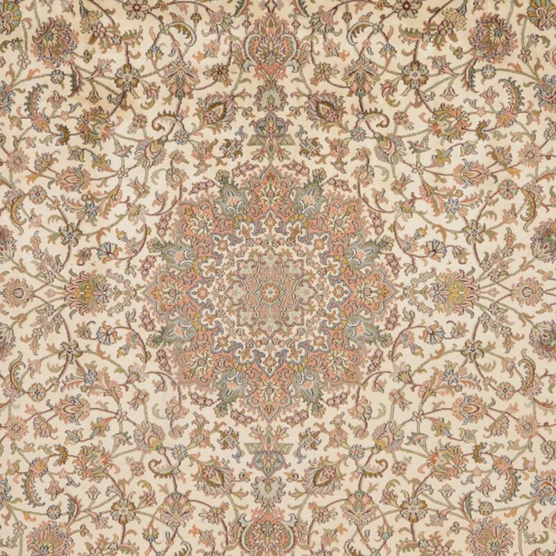 Kashmir Oriental Rug 217 × 313 cm, Silk, hand-knotted, sheen — view 5 Kashmir Oriental Rug 217 × 313 cm, Silk, hand-knotted, sheen — view 5