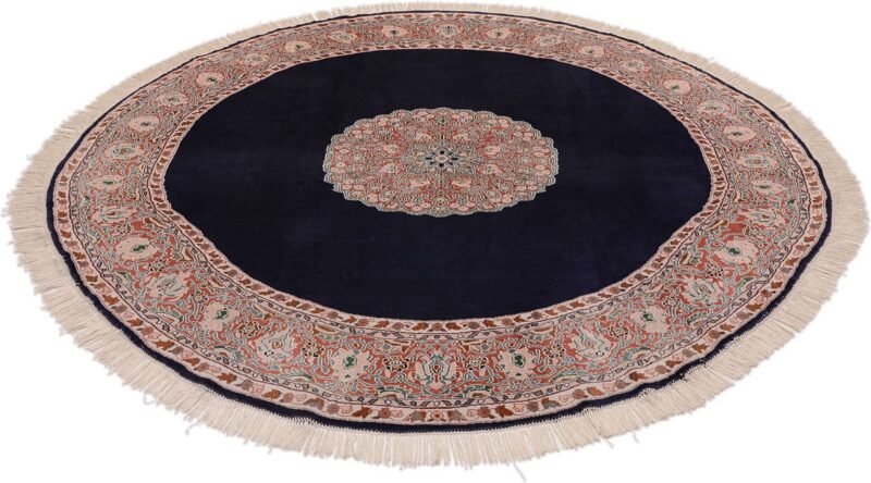 Kashmir Oriental Rug 240 × 240 cm, Silk, hand-knotted — view 2 Kashmir Oriental Rug 240 × 240 cm, Silk, hand-knotted — view 2