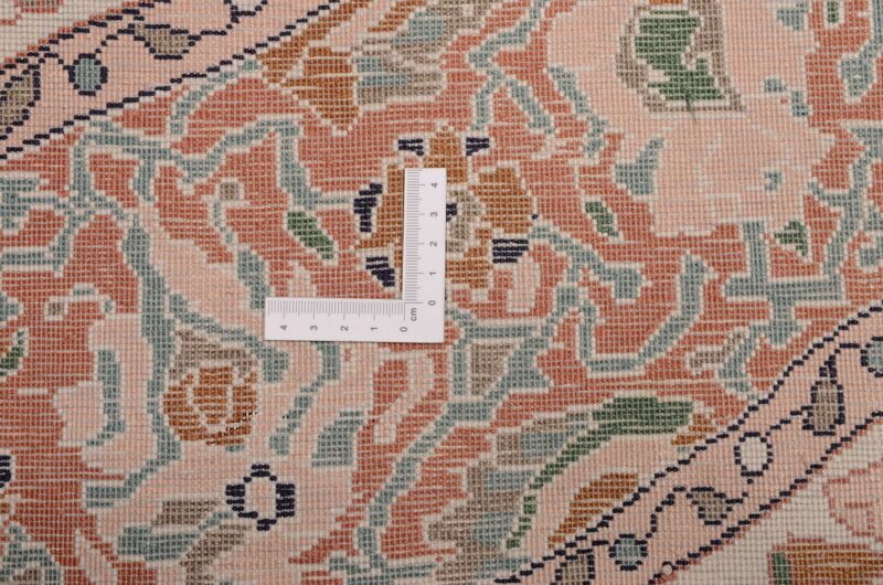 Kashmir Oriental Rug 240 × 240 cm, Silk, hand-knotted — view 3 Kashmir Oriental Rug 240 × 240 cm, Silk, hand-knotted — view 3