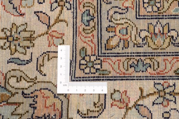 Kashmir Oriental Rug 243 × 336 cm, Silk, hand-knotted — view 3 Kashmir Oriental Rug 243 × 336 cm, Silk, hand-knotted — view 3