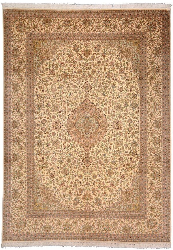 Kashmir Oriental Rug 243 × 336 cm, Silk, hand-knotted Kashmir Oriental Rug 243 × 336 cm, Silk, hand-knotted