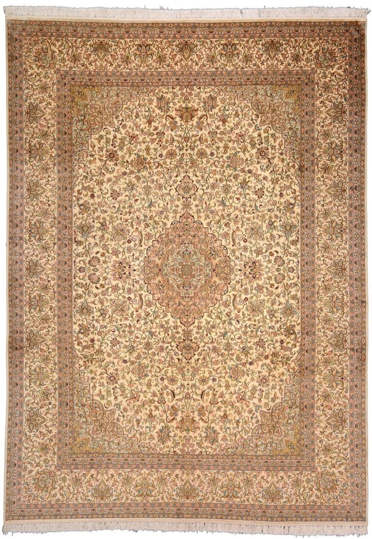 Kashmir Oriental Rug 243 × 336 cm, Silk, hand-knotted