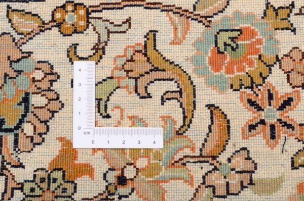 Kashmir Oriental Rug 244 × 244 cm, Silk, hand-knotted — view 3 Kashmir Oriental Rug 244 × 244 cm, Silk, hand-knotted — view 3