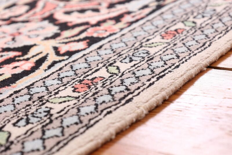 Kashmir Oriental Rug 245 × 335 cm, Silk, hand-knotted, luxury — view 6 Kashmir Oriental Rug 245 × 335 cm, Silk, hand-knotted, luxury — view 6