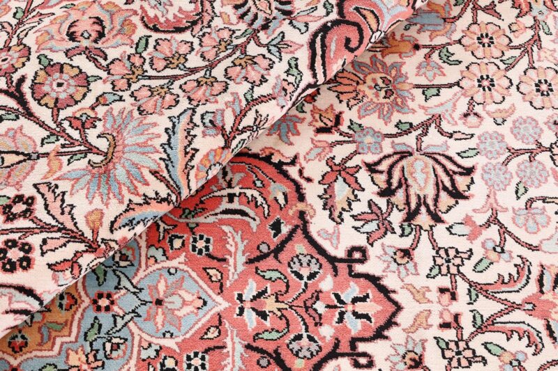Kashmir Oriental Rug 245 × 335 cm, Silk, hand-knotted, luxury — view 8 Kashmir Oriental Rug 245 × 335 cm, Silk, hand-knotted, luxury — view 8